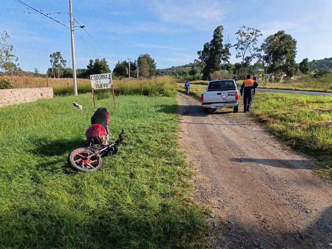 Localizan motocicleta dañada en carretera Acámbaro/zinapecuaro